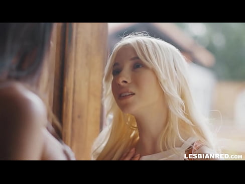❤️ A lány néhány hónap után hazajön, és végül a mostohaanyja punciját eszik. Anal videó at hu.redpornpictures.ru