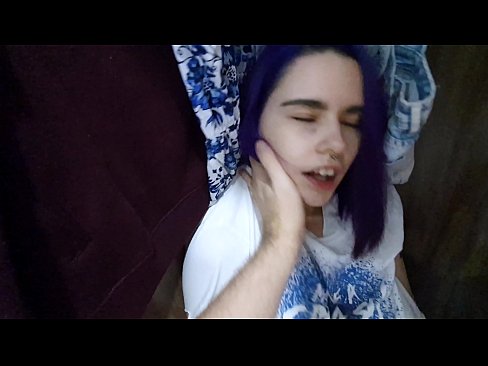 ❤️ Megtaláltam a nővéremet a szekrényben, és segítettem neki elélvezni. Anal videó at hu.redpornpictures.ru